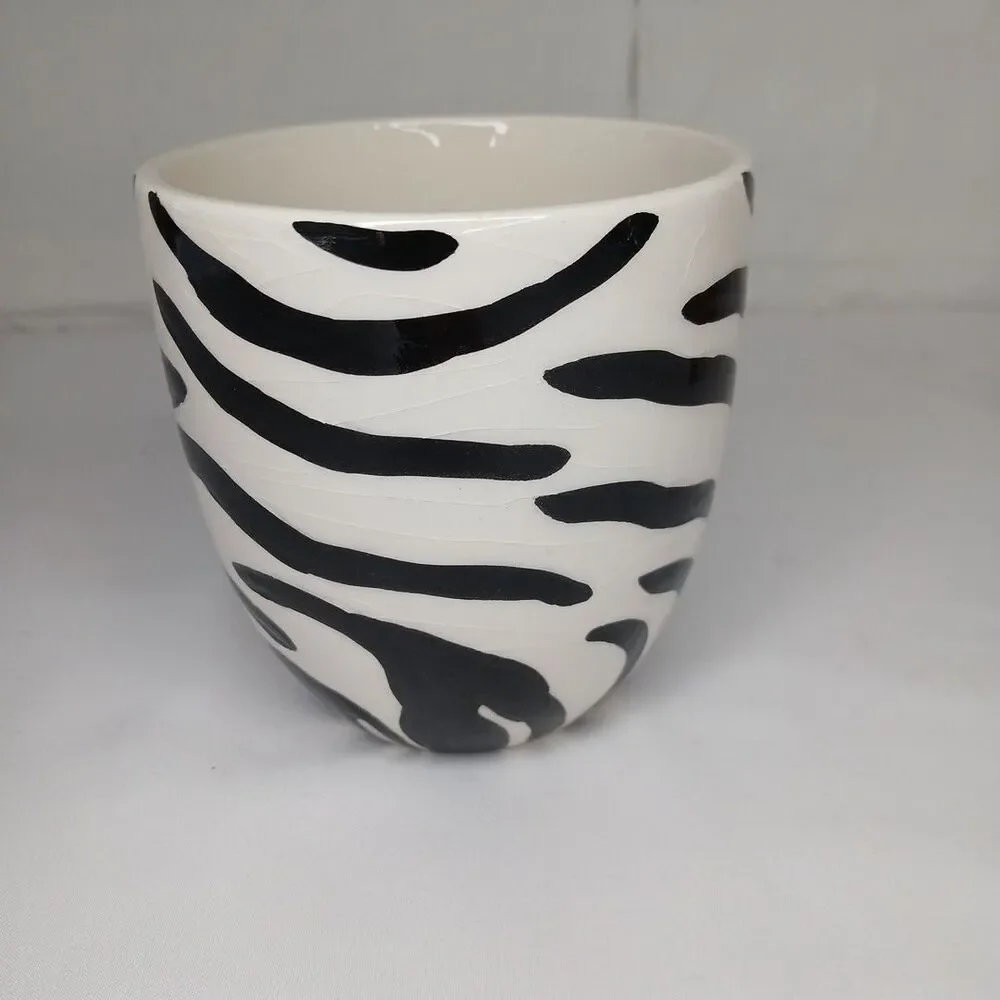 Pier 1 Hand Painted Zebra Surprise Mug 14 Oz. Black Stripes Zebra Inside